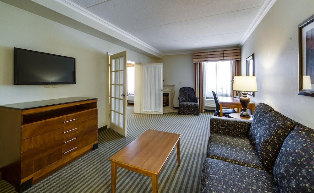 Monte Carlo Inn Barrie - Newly Renovated Exterior foto