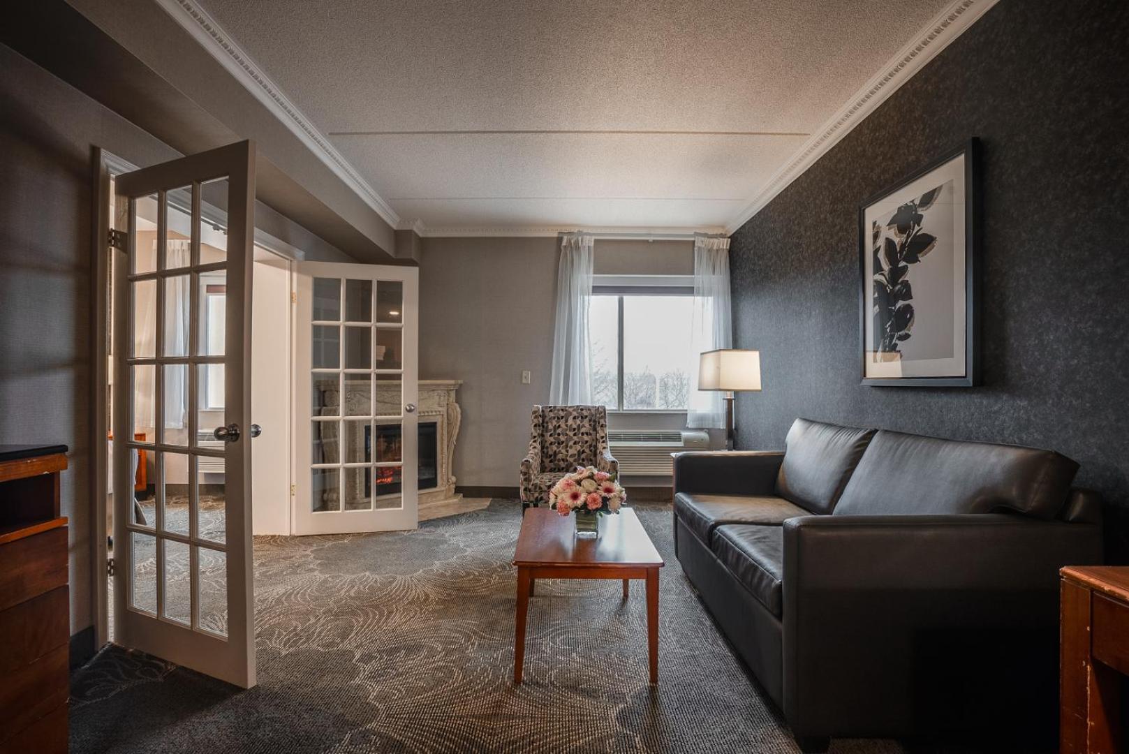 Monte Carlo Inn Barrie - Newly Renovated Exterior foto