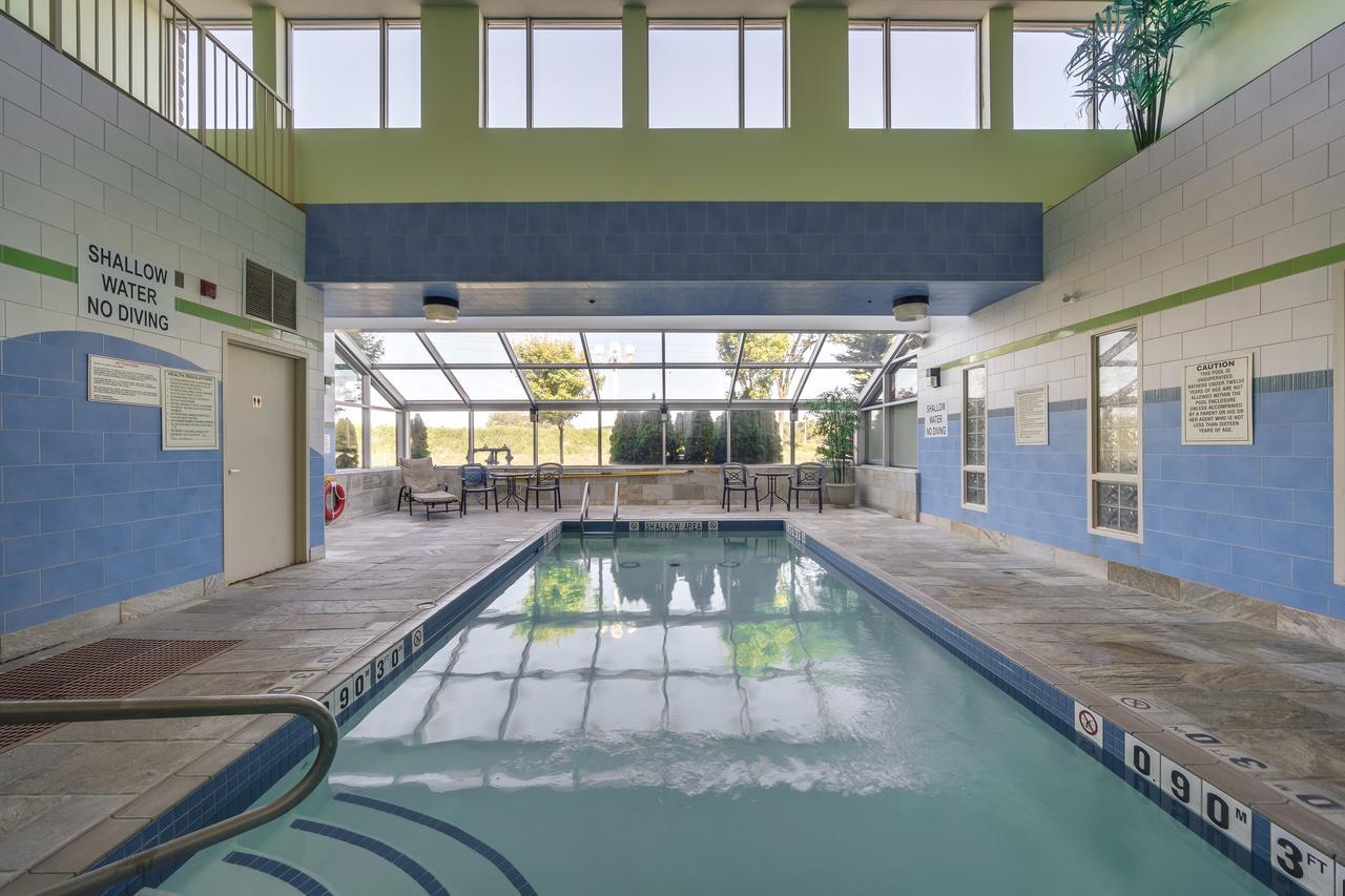 Monte Carlo Inn Barrie - Newly Renovated Exterior foto